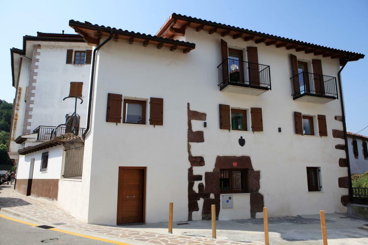 Hostal Ameztia Донестебе Экстерьер фото